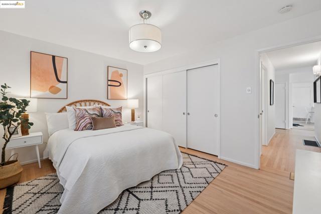 6827 Ridgewood Dr., Oakland CA: https://media.crmls.org/mediaz/d7492fc2-ed42-44f5-b95d-870a1c96ce5f.jpg