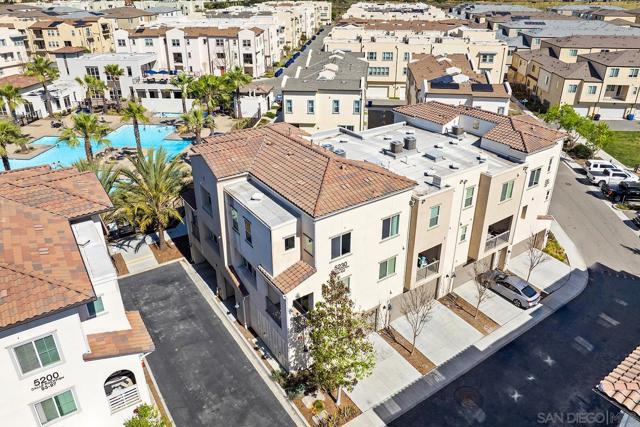 5230 Calle Rockfish, San Diego CA: https://media.crmls.org/mediaz/d74941c3-50a5-4388-a7af-e3f9982aa1c8.jpg