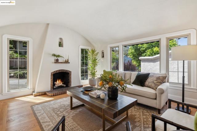 1675 Visalia Ave, Berkeley CA: https://media.crmls.org/mediaz/d749ee9f-4f16-4eeb-a007-31b789e28925.jpg
