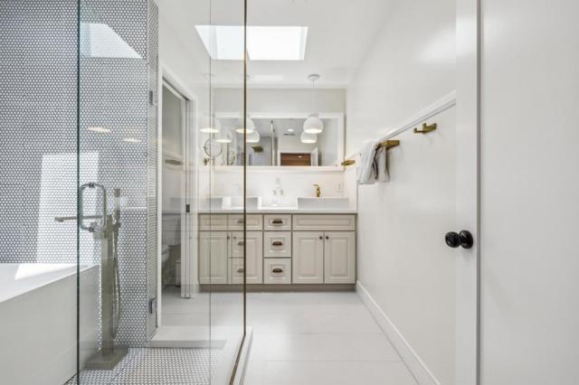 546 Oxford Avenue, Palo Alto CA: https://media.crmls.org/mediaz/d749fe19-57bd-4eae-952c-4a3fd428da91.jpg