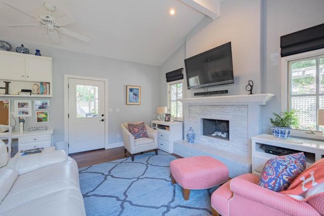 25547 Meadowview Circle,  CA: https://media.crmls.org/mediaz/d749ff4f-4f03-47ea-9f30-14081f02d132.jpg