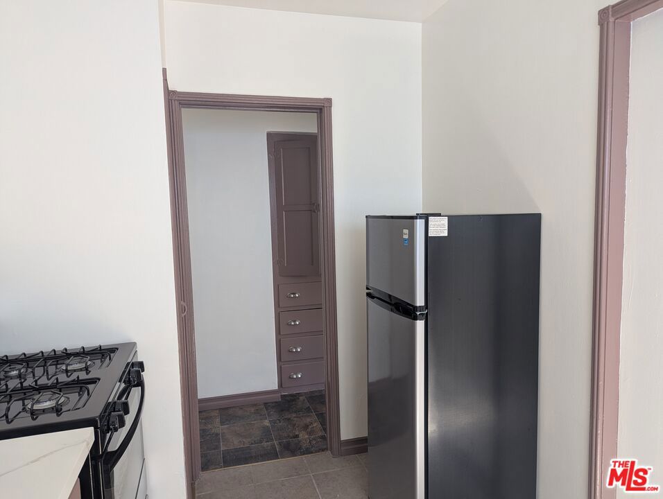 https://media.crmls.org/mediaz/d74a5b6b-a016-482b-9990-ce4511336d95.jpg?preset=X-Large
