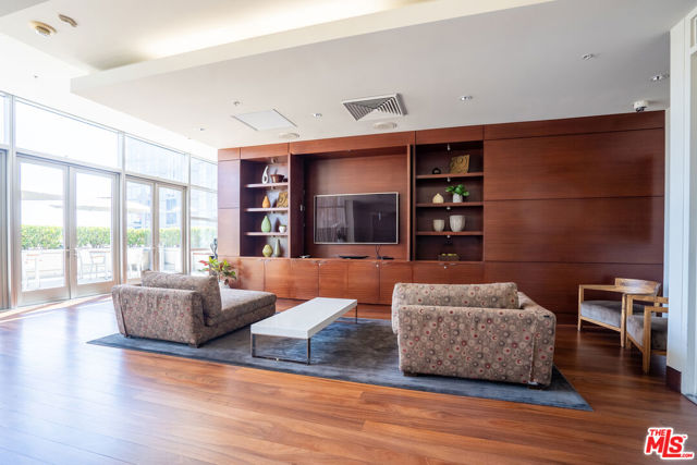 1155 S Grand Avenue, Los Angeles CA: https://media.crmls.org/mediaz/d74adb8d-497f-4b0d-860f-83c6e3586388.jpg