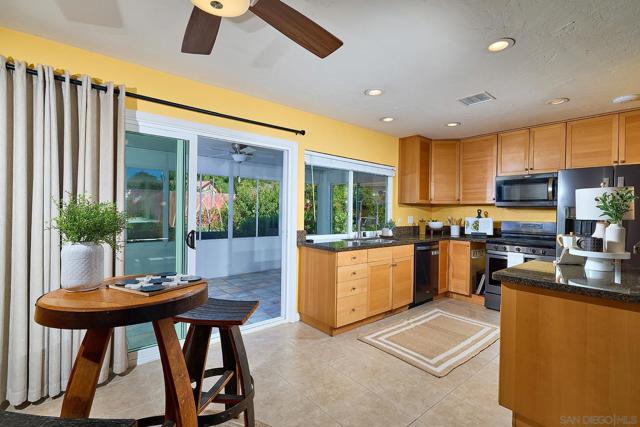 12835 Reo Real Dr, Poway CA: https://media.crmls.org/mediaz/d74aee79-ea82-4db3-a1e2-722ceb3c088f.jpg