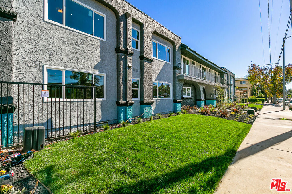 6640 Woodley Avenue #212