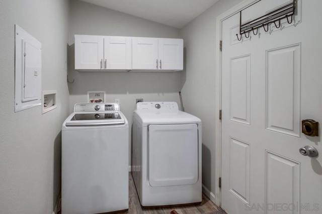450 E Bradley Ave, El Cajon CA: https://media.crmls.org/mediaz/d74b2b14-c752-4494-befb-ded0e3c6123d.jpg