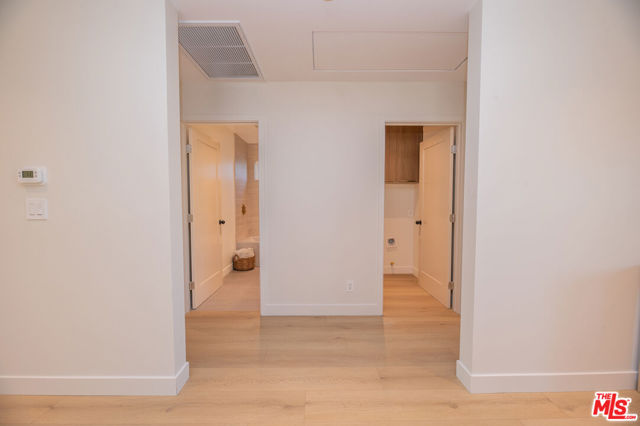 5325 S Victoria Avenue, Los Angeles CA: https://media.crmls.org/mediaz/d74b41c1-4030-474a-992e-eb23843cfdab.jpg