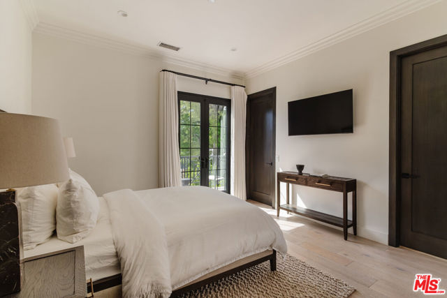 4656 Saloma Avenue, Sherman Oaks CA: https://media.crmls.org/mediaz/d74b4f1a-0a51-4915-bd58-0a4991cb0cd5.jpg