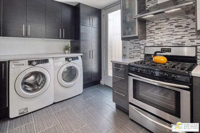 70120 Frank Sinatra Drive, Rancho Mirage CA: https://media.crmls.org/mediaz/d74bb9d6-c1c2-42c6-b27f-e29e9d9588cd.jpg