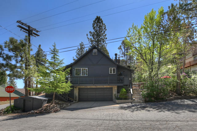 300 E Aeroplane Boulevard, Big Bear CA: https://media.crmls.org/mediaz/d74bec86-c151-45b1-b381-047dc471faeb.jpg