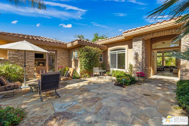 2 Varsity Circle, Rancho Mirage CA: https://media.crmls.org/mediaz/d74c26cf-c97c-43b9-92d8-e326242781e2.jpg