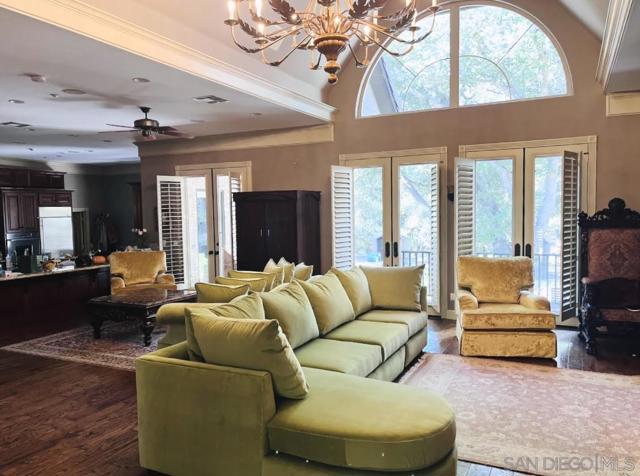 45455 Lorenz Ln, Temecula CA: https://media.crmls.org/mediaz/d74c2ccc-4925-4cde-a2f4-7ed3e021b182.jpg