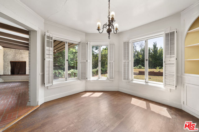 443 S June Street, Los Angeles CA: https://media.crmls.org/mediaz/d74d6ed1-97dc-48f5-967b-b693f6b3aa24.jpg