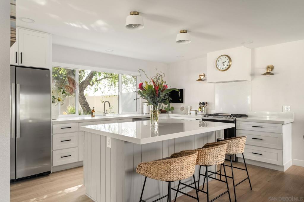 2927 Levante St - photo 2