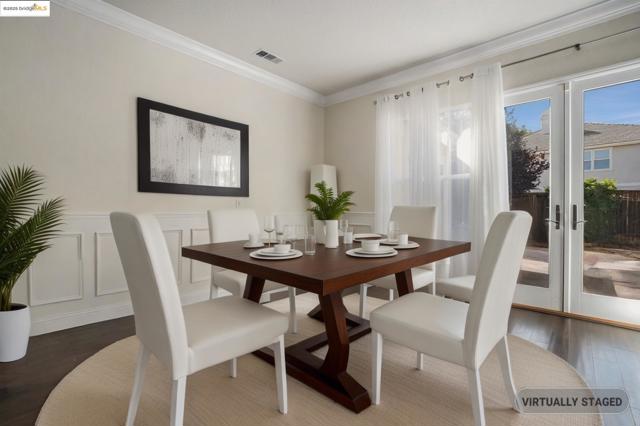 1839 Elizabeth Way, Brentwood CA: https://media.crmls.org/mediaz/d74d851d-10d5-40d5-8e89-beb78bceffc2.jpg