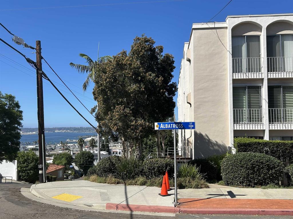 2410 Albatross St - photo 4