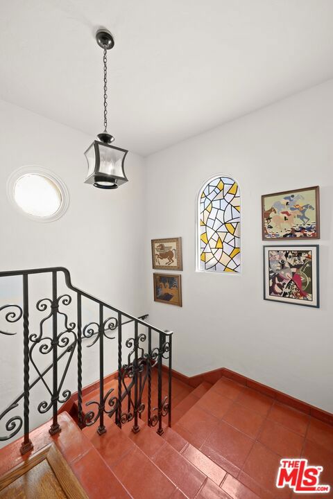 313 S Peck Drive, Beverly Hills CA: https://media.crmls.org/mediaz/d74deac6-0b96-4b0d-92ba-47806d91e0d4.jpg