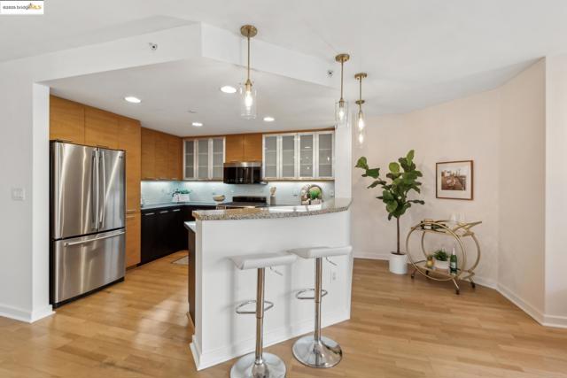 170 King St, San Francisco CA: https://media.crmls.org/mediaz/d74e0df0-9f87-458e-8968-760bbbc5b815.jpg