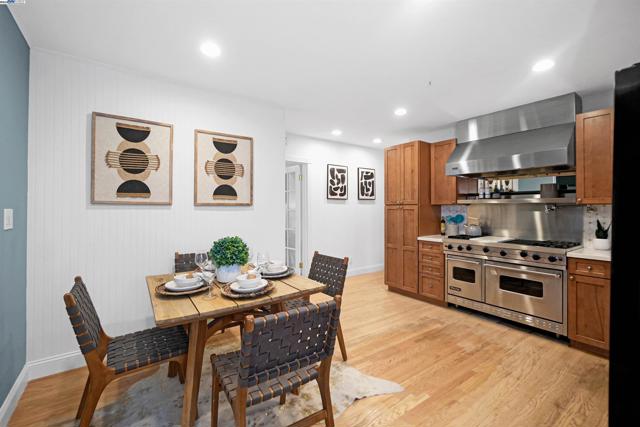 3908 Archmont Pl, Oakland CA: https://media.crmls.org/mediaz/d74e5a15-53ad-4d0a-83be-b1029de8f7a3.jpg