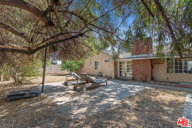 17503 Runnymede Street, Lake Balboa CA: https://media.crmls.org/mediaz/d74f910f-64c3-4c05-9545-e806e753542c.jpg