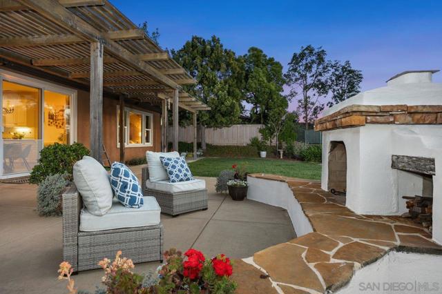 914 Lantana Ct, San Marcos CA: https://media.crmls.org/mediaz/d74fade5-cb9d-4481-9580-3d06e834b724.jpg