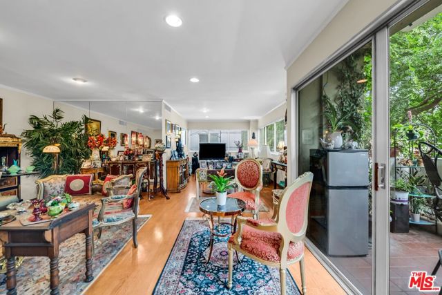 10701 Wilshire Boulevard, Los Angeles CA: https://media.crmls.org/mediaz/d7501b4c-84bc-4696-93c1-c2abfe60c01d.jpg