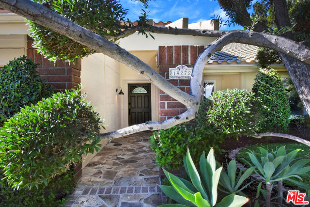 19272 Pebble Beach Place photo 8