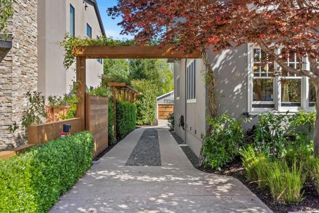 113 Wildwood Avenue, San Carlos CA: https://media.crmls.org/mediaz/d75137d2-d464-4936-b9f8-3575d112dd80.jpg