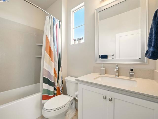 665 Sandalwood, Livermore CA: https://media.crmls.org/mediaz/d751e013-3195-44e3-8996-4adde2b1600d.jpg
