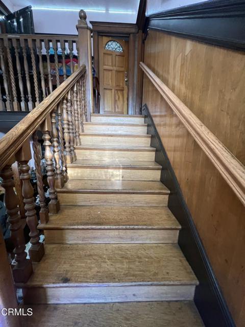 1324 Volney Drive, Los Angeles CA: https://media.crmls.org/mediaz/d75257b5-f989-4176-a3fa-c31ad2f21f6e.jpg