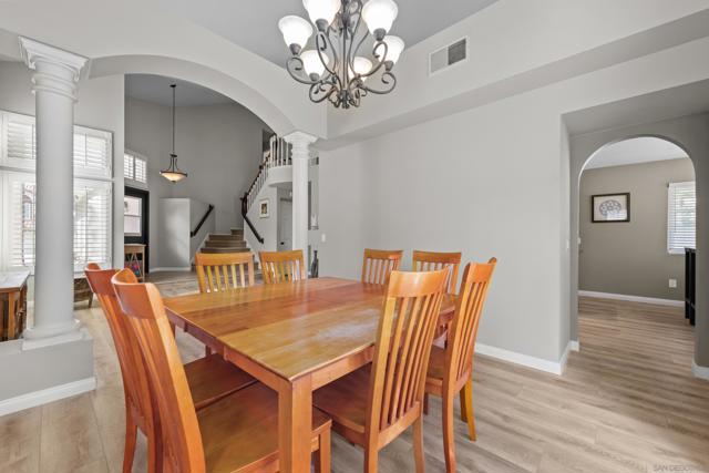 1572 Roma Dr, Vista CA: https://media.crmls.org/mediaz/d752be6e-ae15-4515-8bd9-7cc611deb6c3.jpg