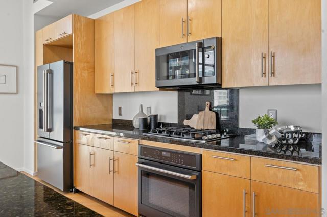 527 10Th Ave, San Diego, California 92101, 1 Bedroom Bedrooms, ,2 BathroomsBathrooms,Condominium,For Sale,10Th Ave,240021967SD