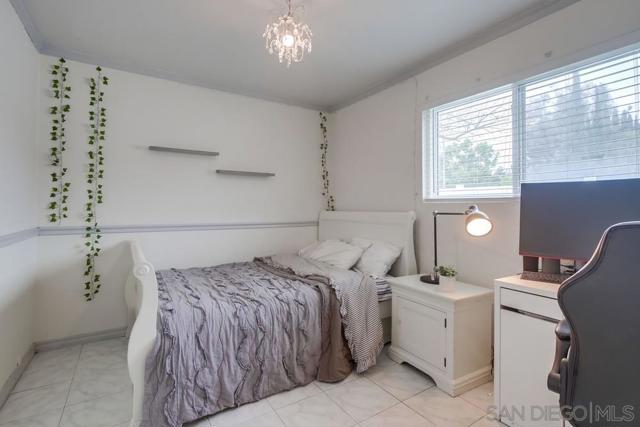 15380 Via La Gitano, Poway CA: https://media.crmls.org/mediaz/d752e106-5e1f-461b-9244-27b814800bfe.jpg