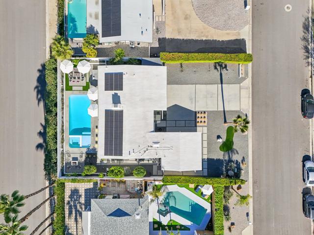2463 S Broadmoor Drive, Palm Springs CA: https://media.crmls.org/mediaz/d752e120-1fae-4dd3-a656-e2d96e38adb5.jpg