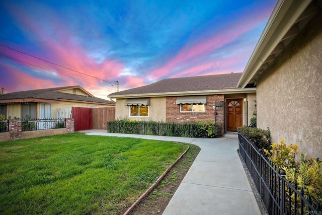 4410 Charger Boulevard, San Diego CA: https://media.crmls.org/mediaz/d754cb5a-30fd-43ca-bdfc-45b5500caf04.jpg