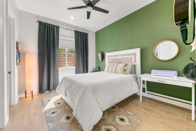 44830 Via Mirabel, La Quinta CA: https://media.crmls.org/mediaz/d7555a8e-a1b9-470c-b149-5814d01ec5b4.jpg
