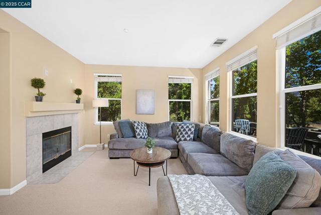 12004 Harcourt Wy, San Ramon CA: https://media.crmls.org/mediaz/d7564d06-7629-4a81-a00b-686eabe1a8f4.jpg