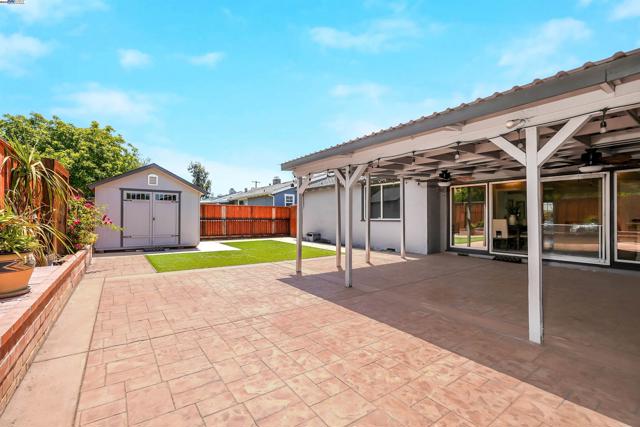 30566 Prestwick Ave, Hayward CA: https://media.crmls.org/mediaz/d756fc05-34c7-4e5d-8ed4-a7da89837fc8.jpg