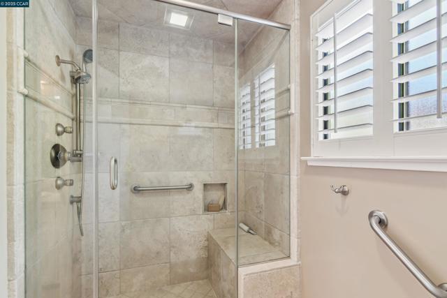 924 Cheyenne Dr, Walnut Creek CA: https://media.crmls.org/mediaz/d7584e84-795d-4a92-8d46-525a86b8b56f.jpg