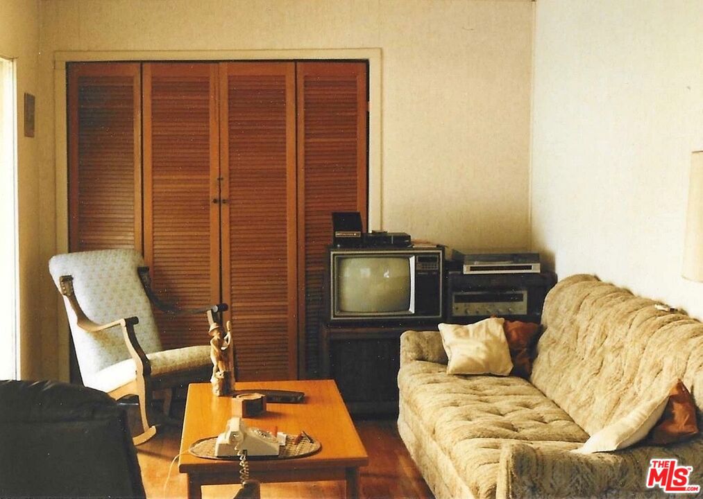 MLS #25625493 image #33