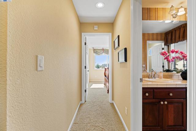 Image 32 of 60 For 1017 Vineyard Dr