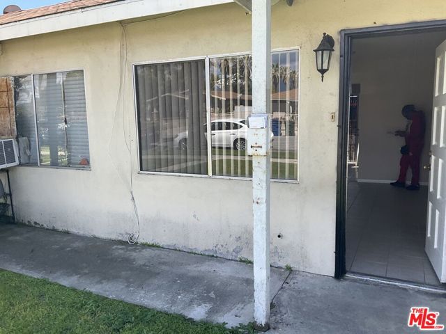 586 San Francisco Avenue, Pomona CA: https://media.crmls.org/mediaz/d75a7c59-ca9f-4234-983e-c482874c85ed.jpg
