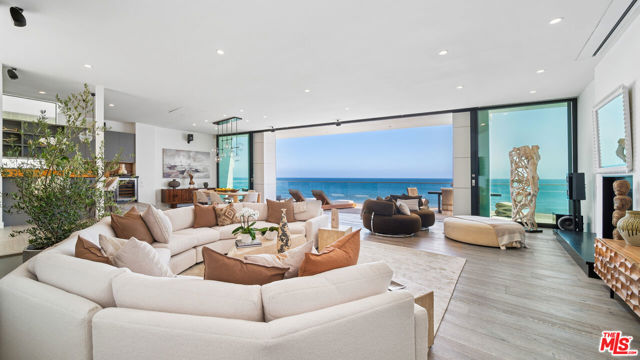 26814 Malibu Cove Colony Drive, Malibu CA: https://media.crmls.org/mediaz/d75a8af2-75f5-4f91-a3bc-b881c9ef4126.jpg