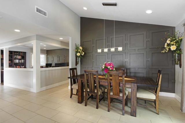 7068 Estrella De Mar, Carlsbad CA: https://media.crmls.org/mediaz/d75ad31d-2fbd-4b05-9406-88a67c8fa971.jpg