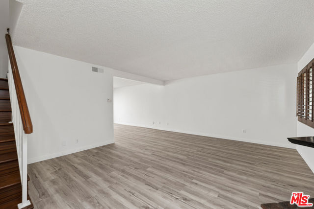 19221 SHERMAN Way, 33 photo 5