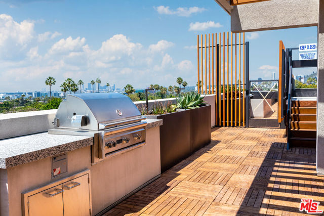 1250 N Fairfax Avenue, West Hollywood CA: https://media.crmls.org/mediaz/d75bceb6-d8b1-4a6b-a230-f6428cce9ef8.jpg