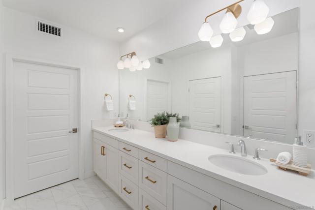2731 Via Avella, San Diego CA: https://media.crmls.org/mediaz/d75bdbd4-0767-4b82-8496-0318ef3e962f.jpg