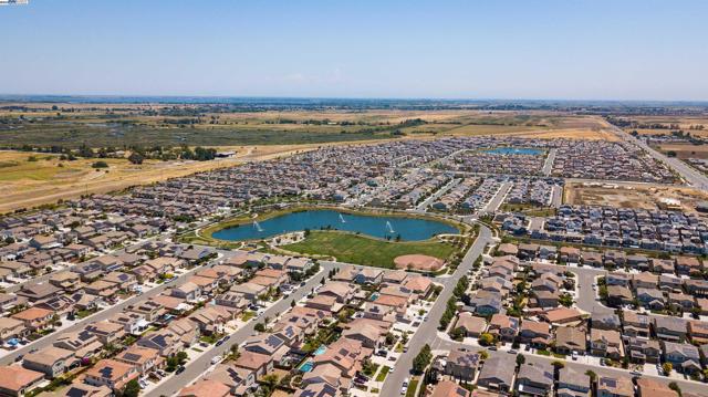 53 Puffin Cir, Oakley CA: https://media.crmls.org/mediaz/d75d13e3-7e6b-4c85-8932-c0e7d84ee41f.jpg