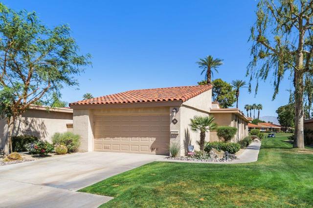 26 Majorca Drive, Rancho Mirage CA: https://media.crmls.org/mediaz/d75d461a-3407-42a5-baec-7b70627ec7bd.jpg
