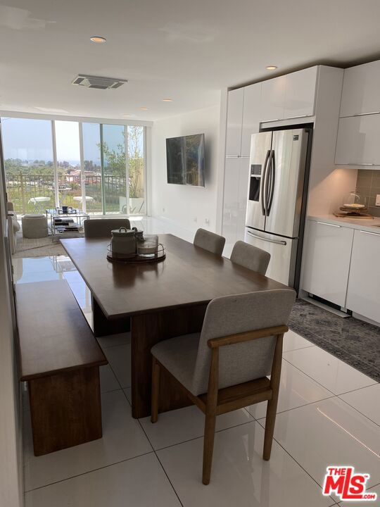 23901 Civic Center Way, Malibu CA: https://media.crmls.org/mediaz/d75d509e-8bf2-489e-b1c6-3f381fc6df27.jpg